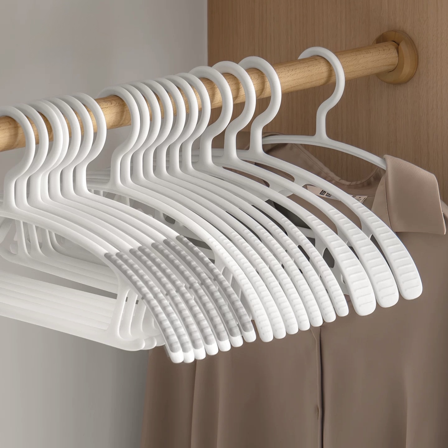 Bộ 10 móc treo quần áo có dải chống trượt đa năng